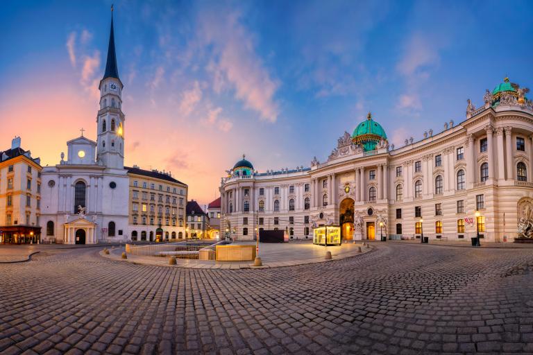 A 360 degree view of the old town square in vienna, austria.